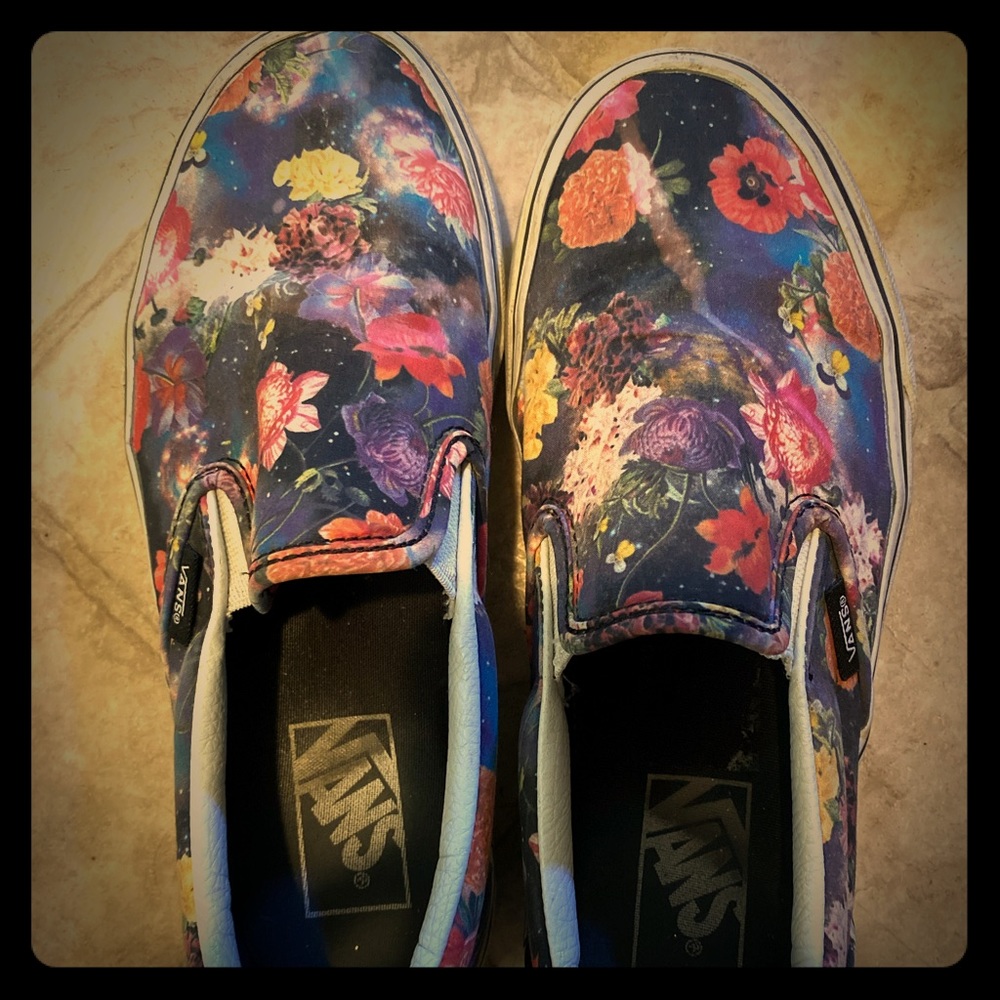 Galaxy Floral Vans Women’s 6